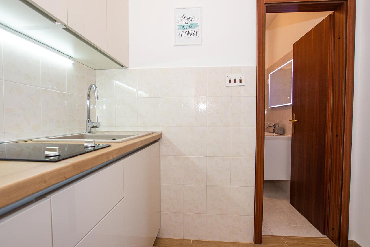 White Diamond Apartment Vrsi Exterior photo