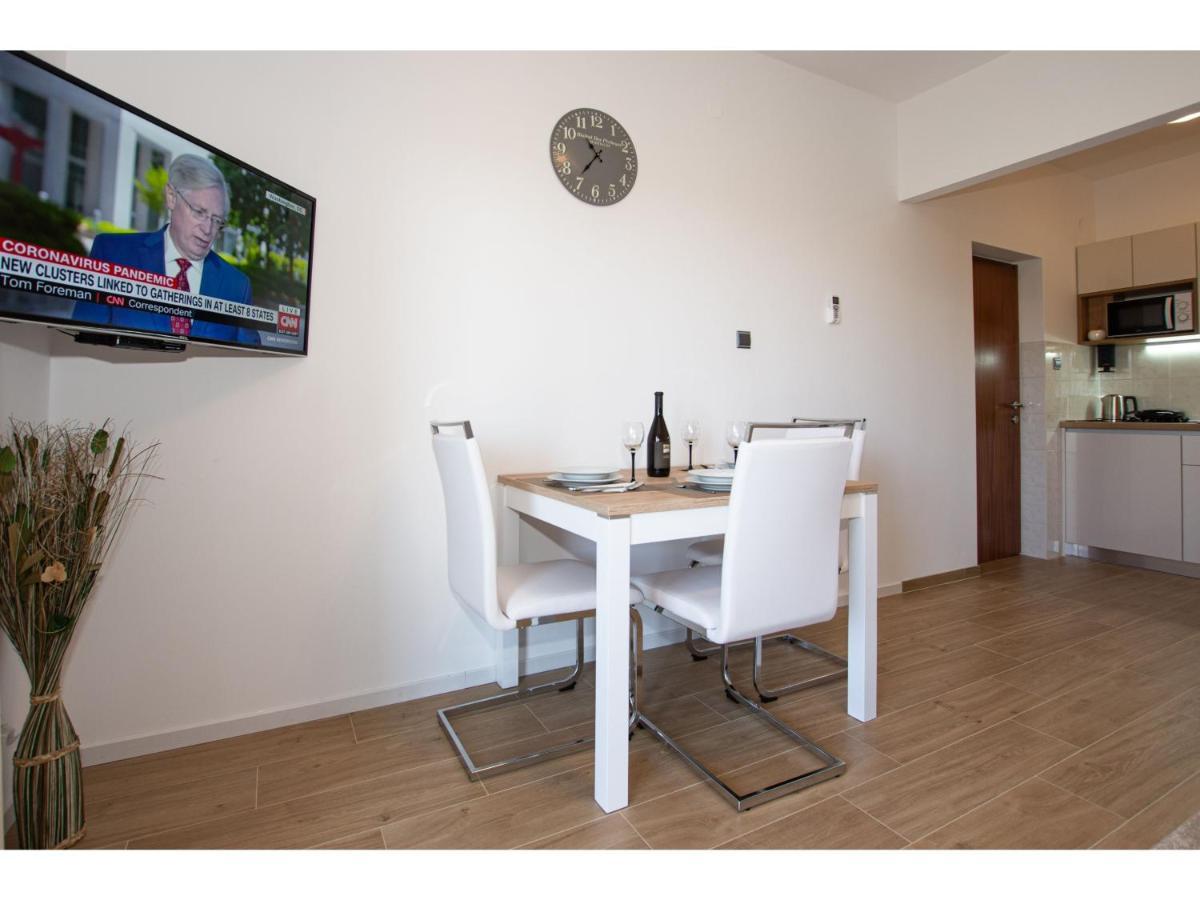 White Diamond Apartment Vrsi Exterior photo